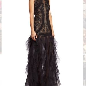 BCBG MAXAZRIA stunning V-Black Lace & Tulle Gown